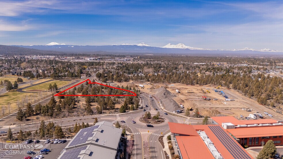 20835 Cooley Rd, Bend, OR à vendre - Photo de l’immeuble – Image 2 sur 8
