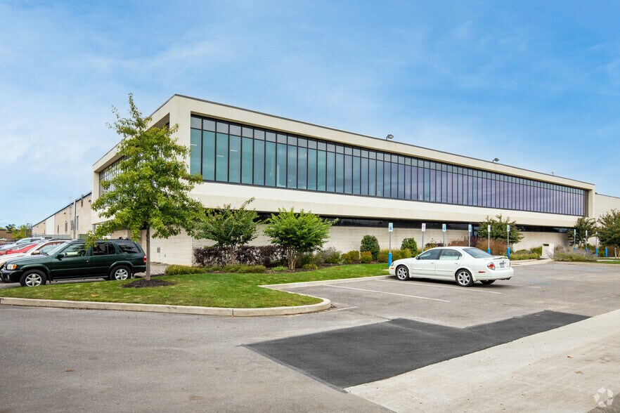 260 Spagnoli Rd, Melville, NY à louer - Photo de l’immeuble – Image 1 sur 1