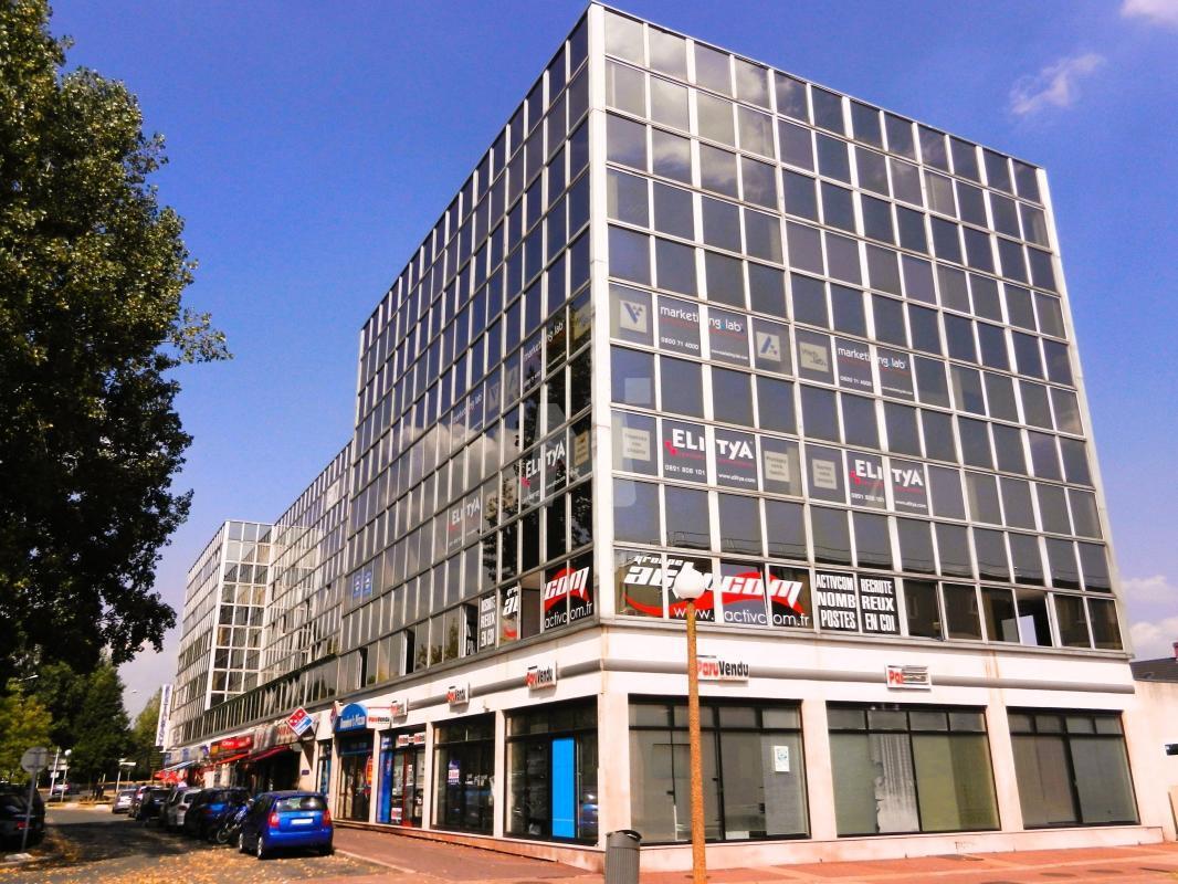 Rue Paul Claudel, Évry-Courcouronnes à louer Photo de l’immeuble– Image 1 sur 10