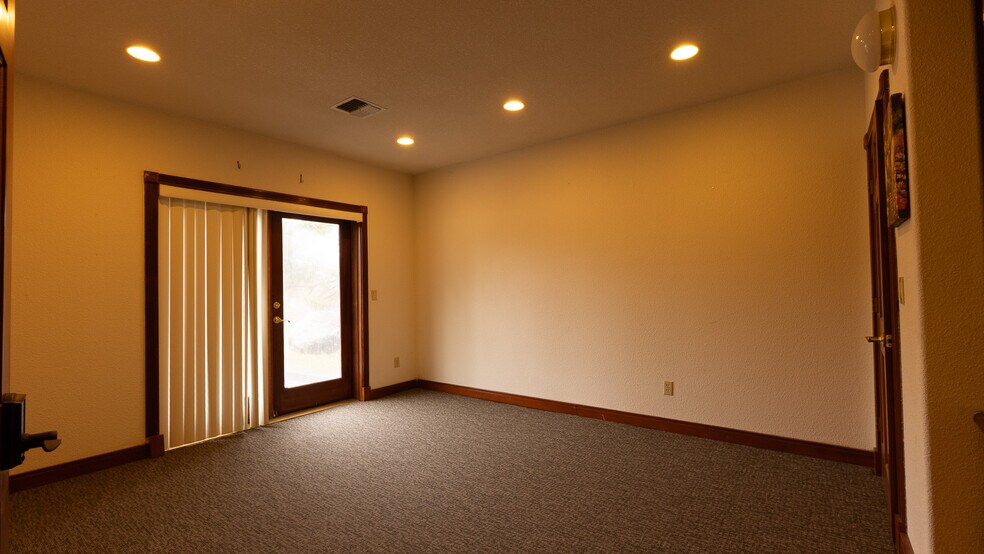 360 NW Vermont St, Bend, OR à louer - Photo intérieure – Image 1 sur 25