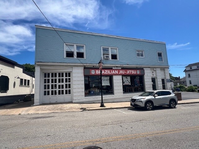 31-33 Railroad Ave, Westerly, RI à vendre - Photo de l’immeuble – Image 1 sur 28