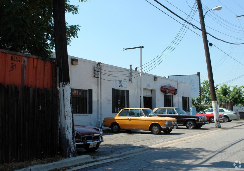 4835 Rhode Island Ave, Hyattsville, MD à vendre - Photo de l’immeuble – Image 3 sur 3