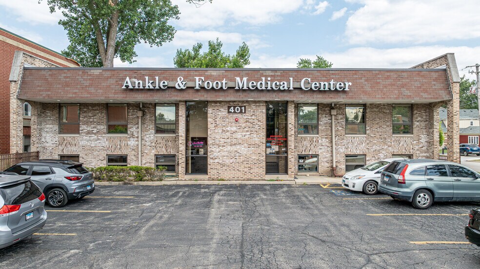 401 N York St, Elmhurst, IL à vendre - Photo de l’immeuble – Image 1 sur 21