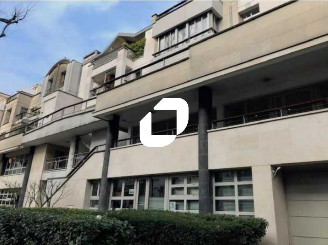 Bureau dans Neuilly-sur-Seine à vendre Photo de l’immeuble– Image 1 sur 11