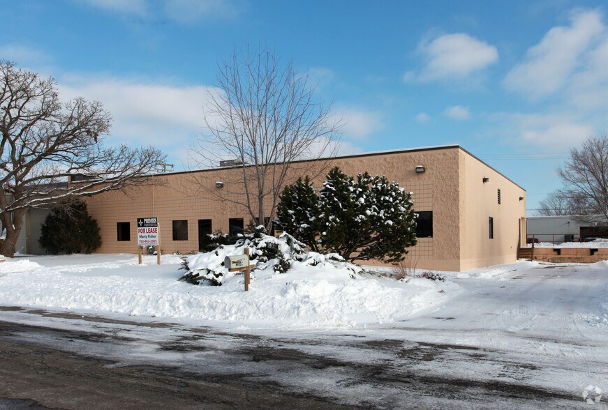7871-7891 Hickory St NE, Fridley, MN à louer - Photo de l’immeuble – Image 1 sur 3