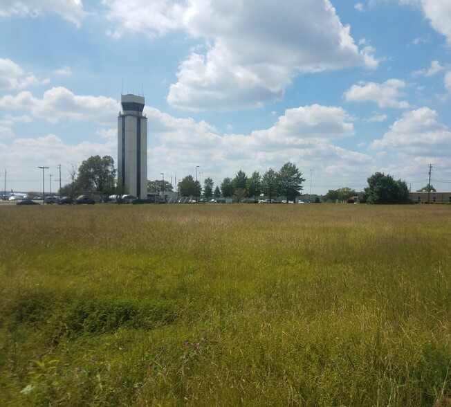 Airport Drive, Macon-Bibb, GA à vendre - Photo de l’immeuble – Image 2 sur 5
