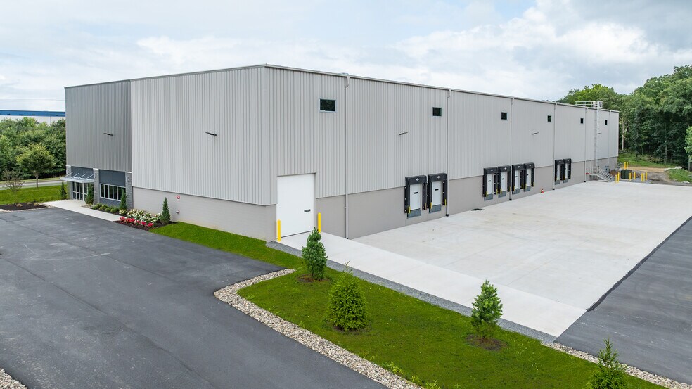 485-495 Research Dr, Pittston Township, PA à louer - Photo de l’immeuble – Image 2 sur 4
