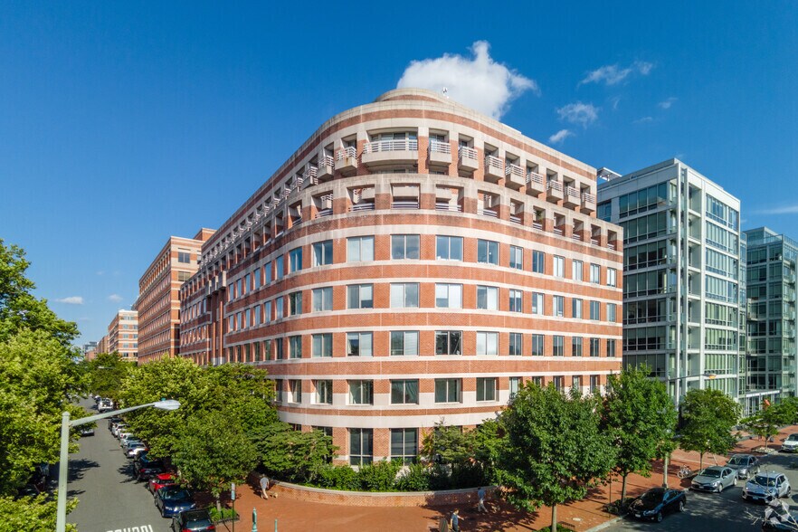 2450 N St NW, Washington, DC à louer - Photo principale – Image 1 sur 12