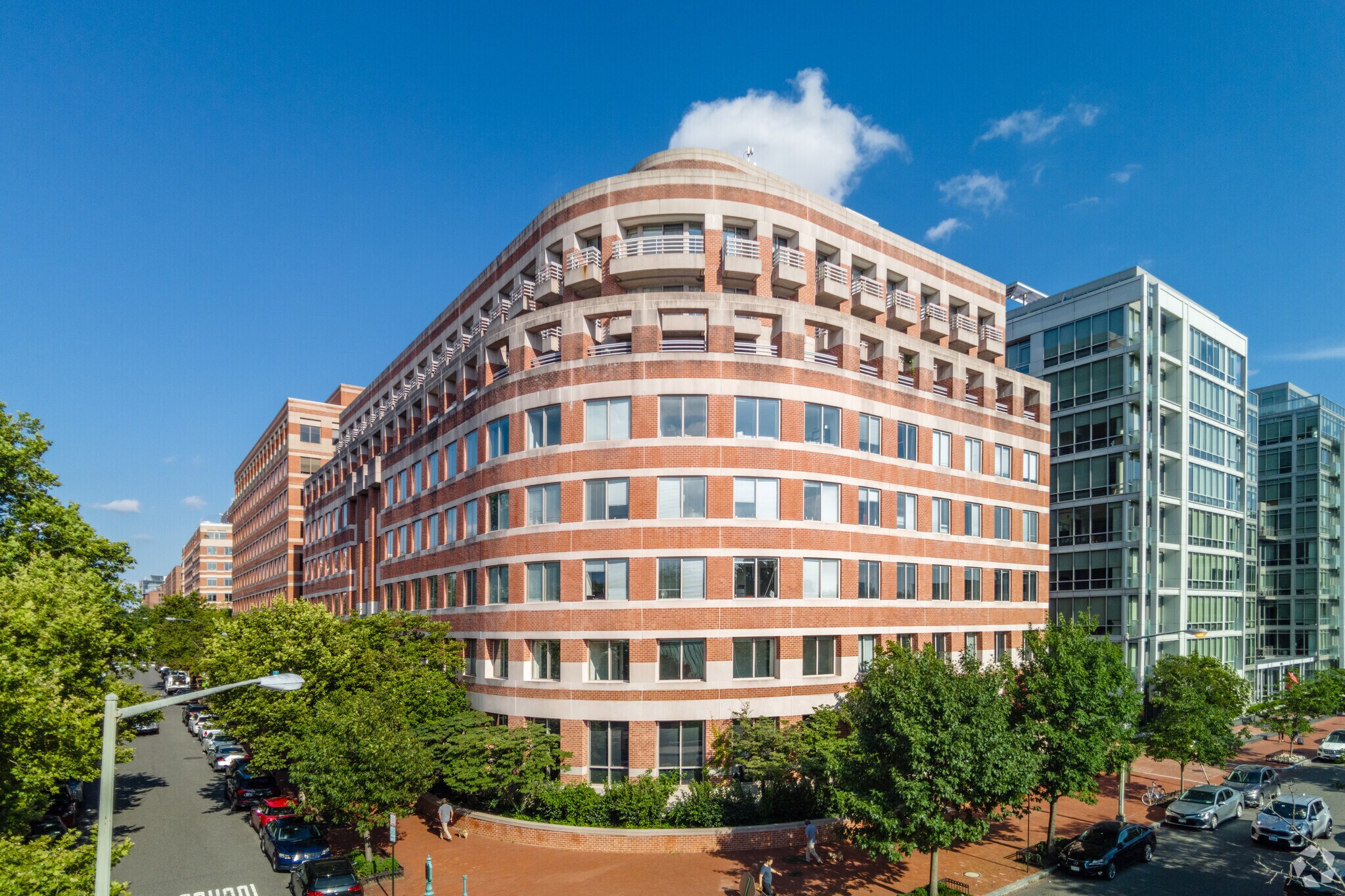 2450 N St NW, Washington, DC à louer Photo principale– Image 1 sur 13