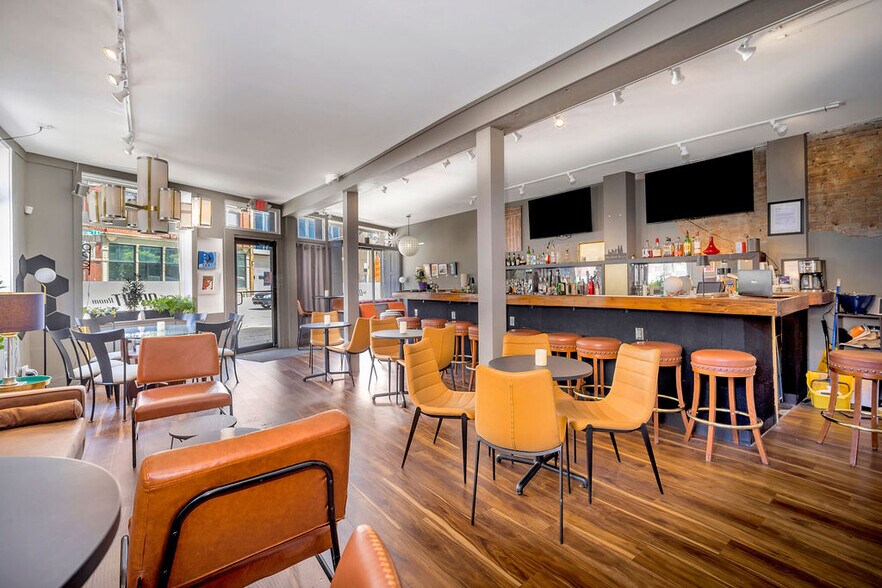 1833 Vine St, Cincinnati, OH à louer - Photo de l’immeuble – Image 3 sur 22