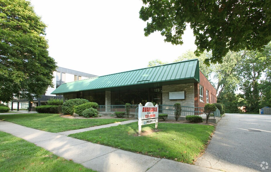 123 Park Ave, West Springfield, MA à louer - Photo de l’immeuble – Image 3 sur 3