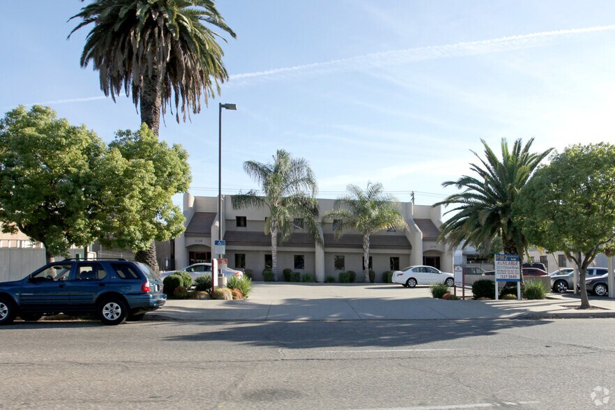 1128 6th St, Modesto, CA à louer - Photo de l’immeuble – Image 2 sur 8