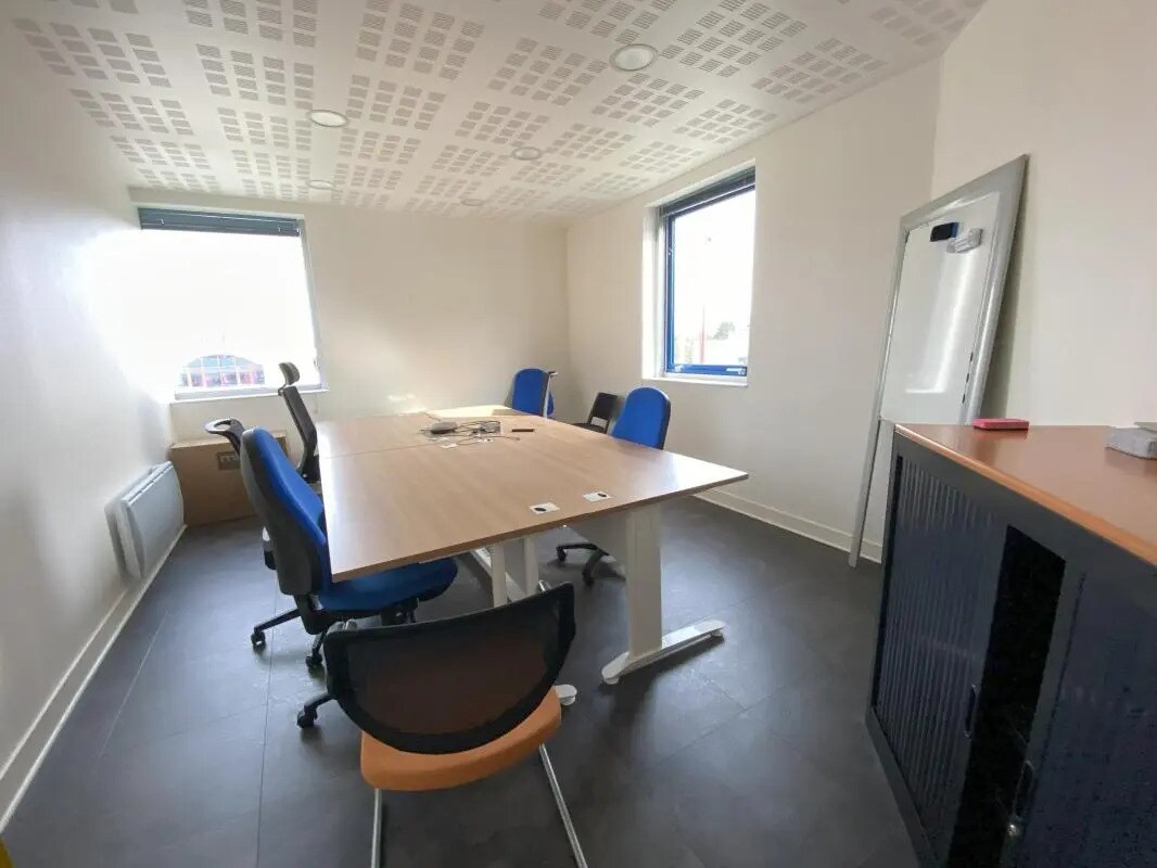 Bureau dans Saint-Grégoire à vendre Photo intérieure– Image 1 sur 9