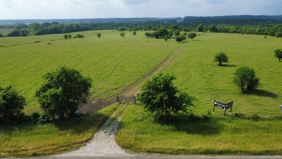 17002 TX-105, Plantersville, TX à vendre - Photo de l’immeuble – Image 2 sur 10