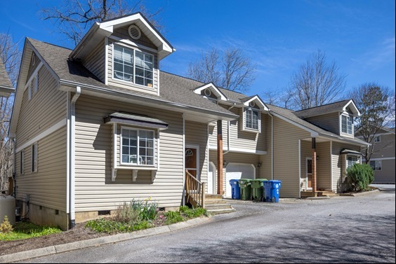 445 Sand Hill Rd, Asheville, NC à vendre - Photo de l’immeuble – Image 2 sur 28