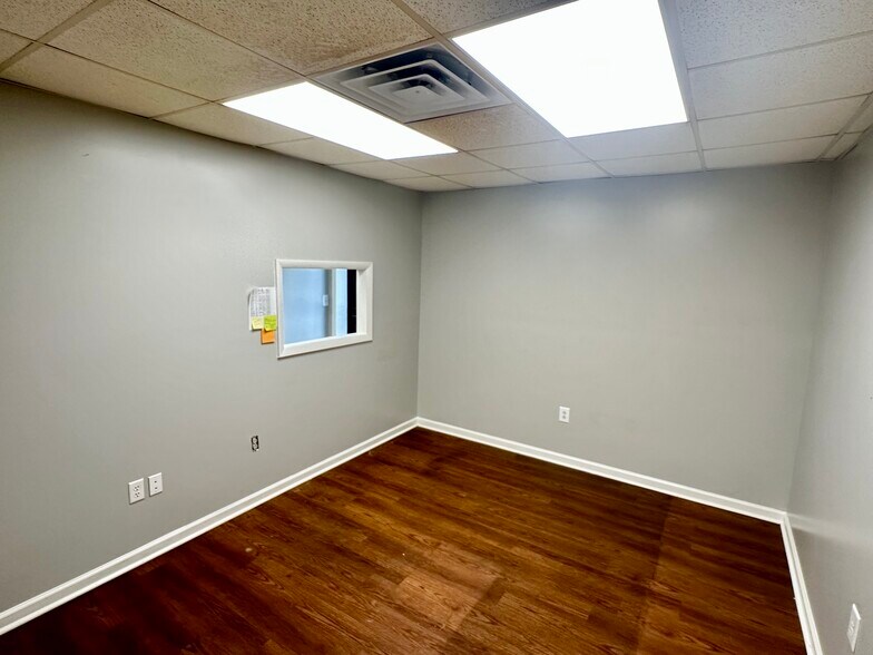 315 Transport Dr, Cookeville, TN à louer - Photo de l’immeuble – Image 3 sur 43