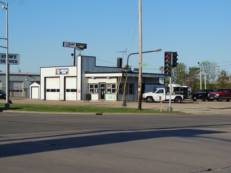 1108 Main St, Neenah, WI à vendre - Photo de l’immeuble – Image 3 sur 14