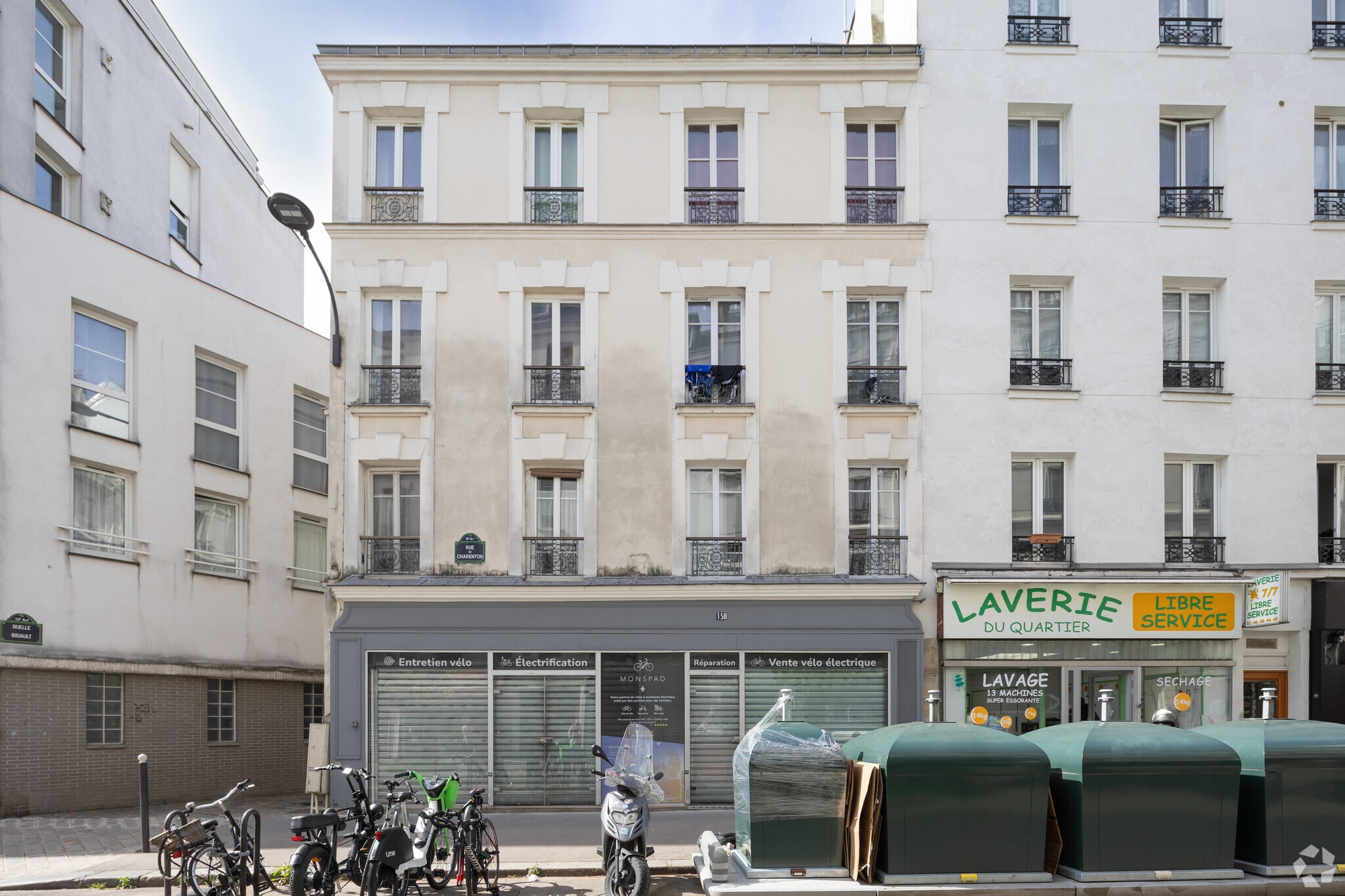 Rue De Charenton, Paris à vendre Photo principale– Image 1 sur 3