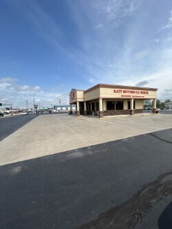 4211 S Limit Ave, Sedalia, MO à louer - Photo de l’immeuble – Image 3 sur 8