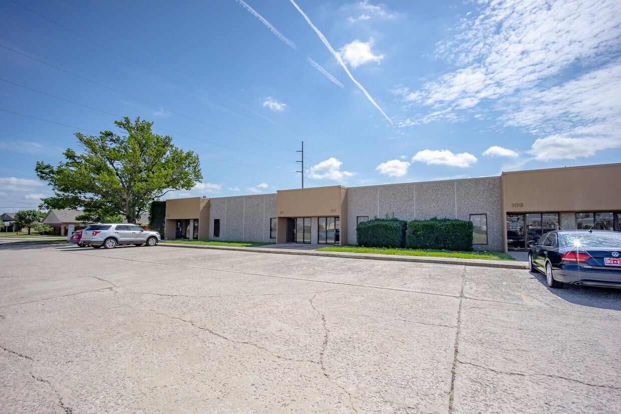 800 Rock Creek Rd, Norman, OK à louer Photo intérieure– Image 1 sur 3