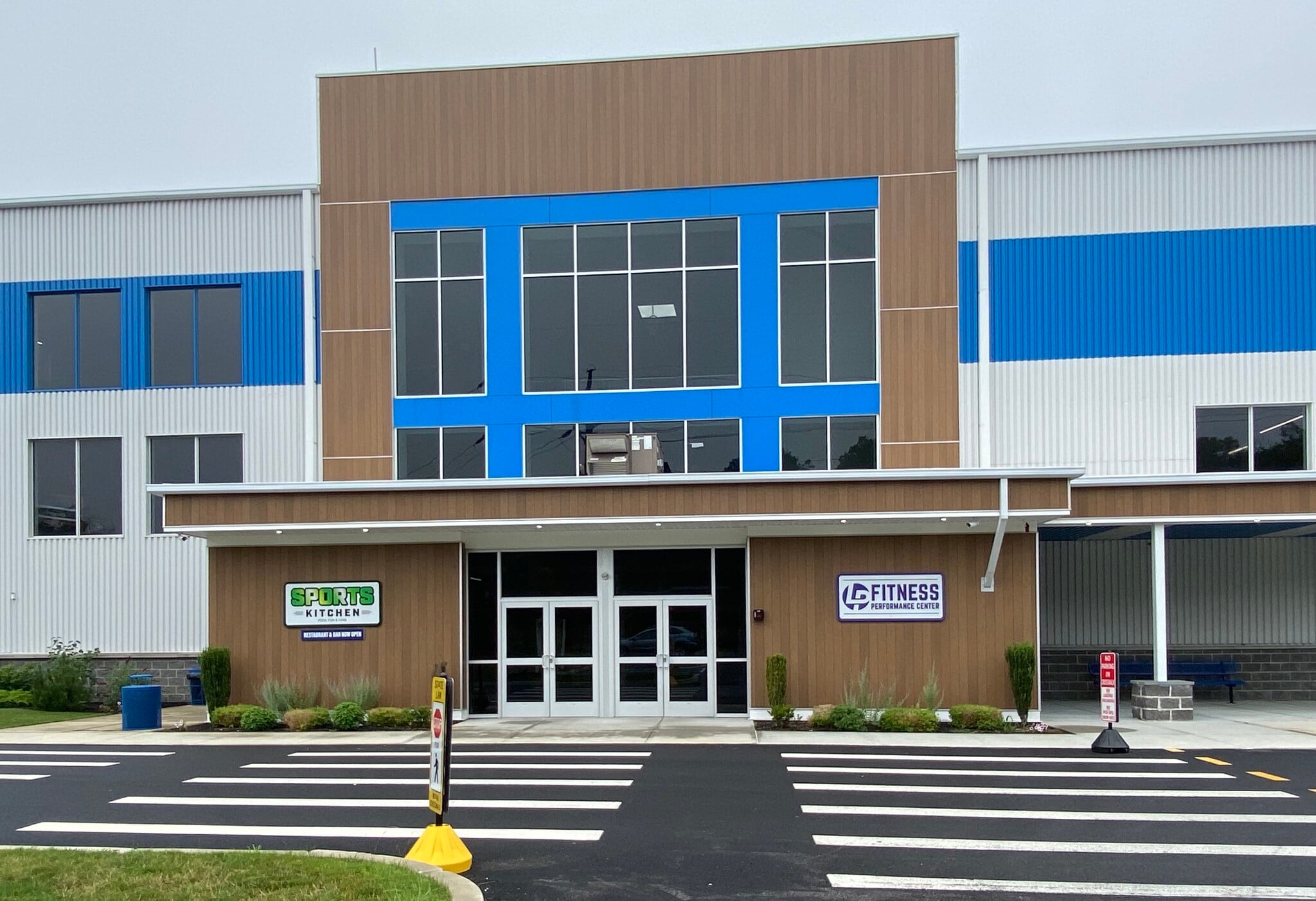 300 Industrial Way, Tiverton, RI à louer Photo de l’immeuble– Image 1 sur 10