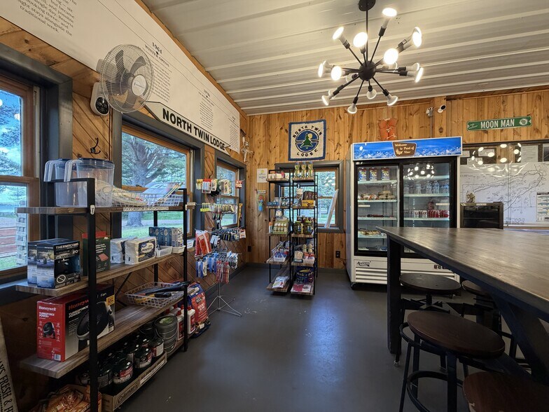 3932 Point of View Ln, Phelps, WI à vendre - Photo de l’immeuble – Image 3 sur 69