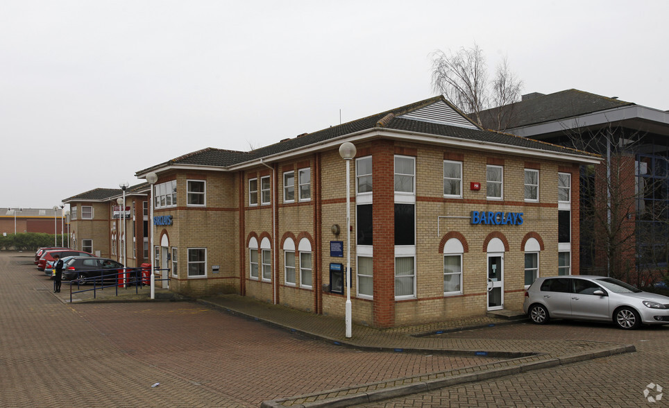 1-2 Lancaster Way, Huntingdon à louer - Photo principale – Image 1 sur 2
