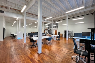 552 E Market St, Louisville, KY à louer Photo intérieure– Image 2 sur 7