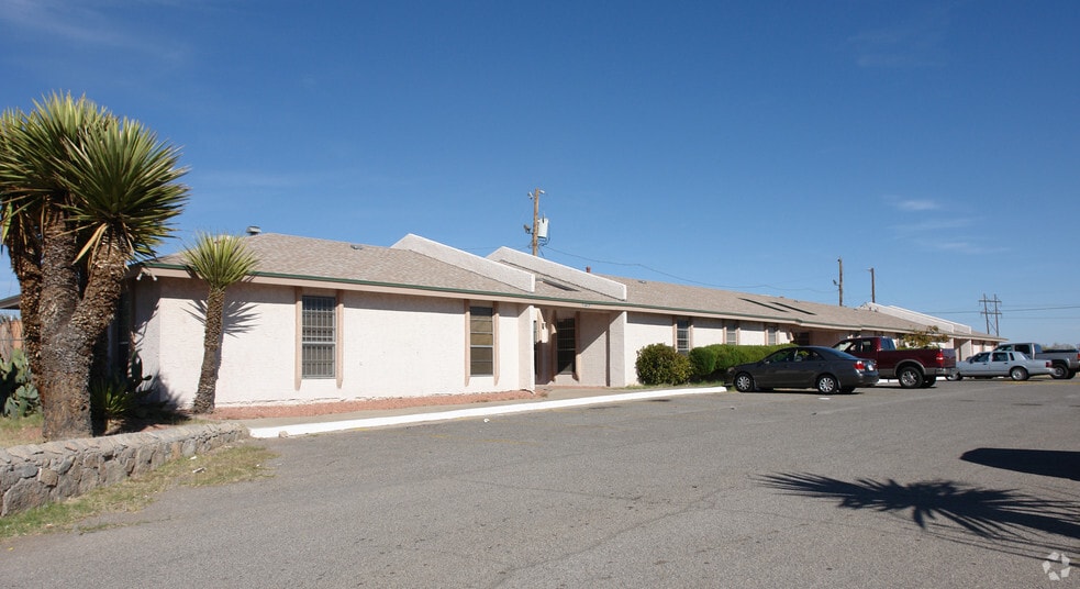 9220 Mccombs St, El Paso, TX à vendre - Photo principale – Image 1 sur 20