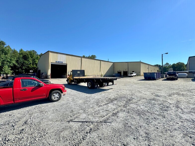 5335 N Us Highway 220, Summerfield, NC à louer - Photo de l’immeuble – Image 3 sur 3