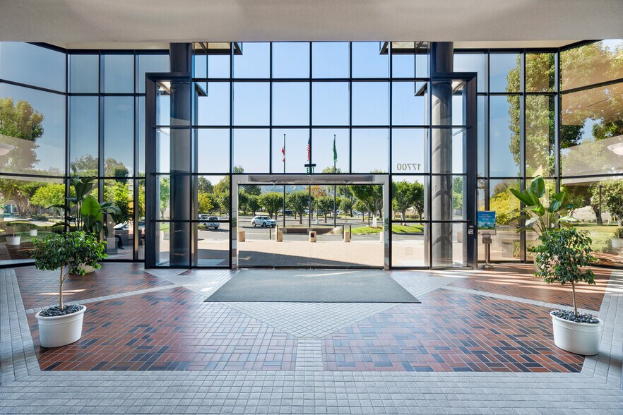 17700 Castleton St, City of Industry, CA à louer - Photo de l’immeuble – Image 2 sur 4