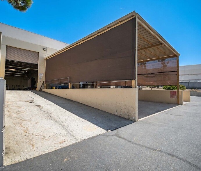 1873 Diamond St, San Marcos, CA à vendre - Photo de l’immeuble – Image 2 sur 17