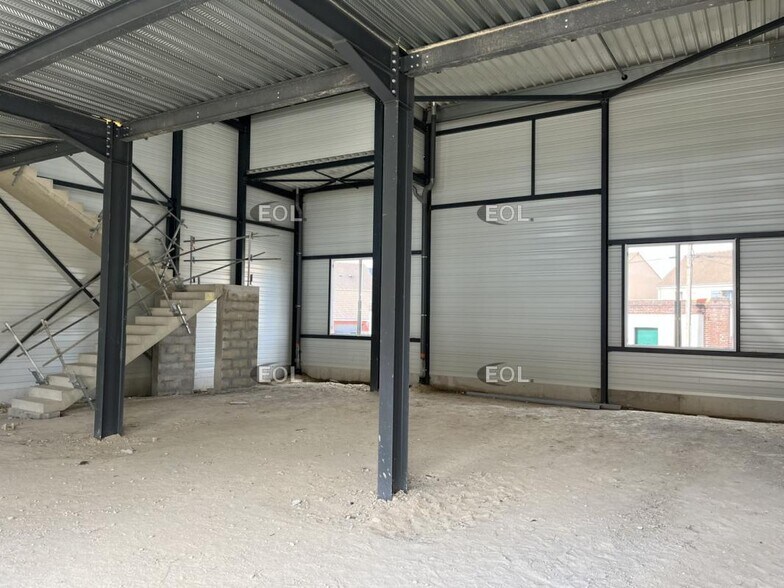 Local d’activités dans Asnières-sur-Oise à louer - Photo de la construction – Image 2 sur 5