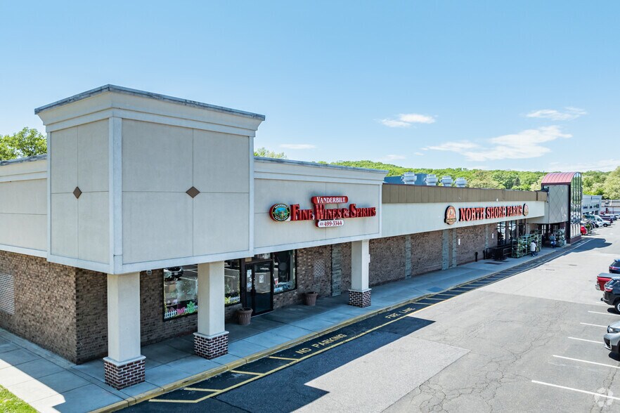 40 Vanderbilt Motor Pky, Commack, NY à louer - Photo de l’immeuble – Image 3 sur 5