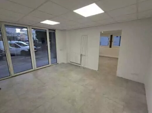 Bureau dans La Garenne-Colombes à louer Photo intérieure– Image 1 sur 4