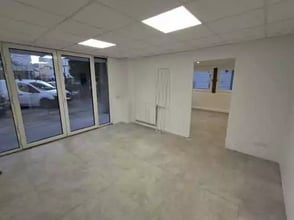 Bureau dans La Garenne-Colombes à louer Photo intérieure– Image 1 sur 4