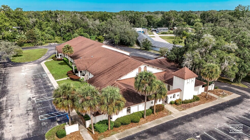 5431 E Silver Springs Blvd, Silver Springs, FL à louer - Photo de l’immeuble – Image 2 sur 10