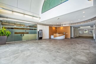 Plus de détails pour 15400 Sherman Way, Van Nuys, CA - Bureau à louer