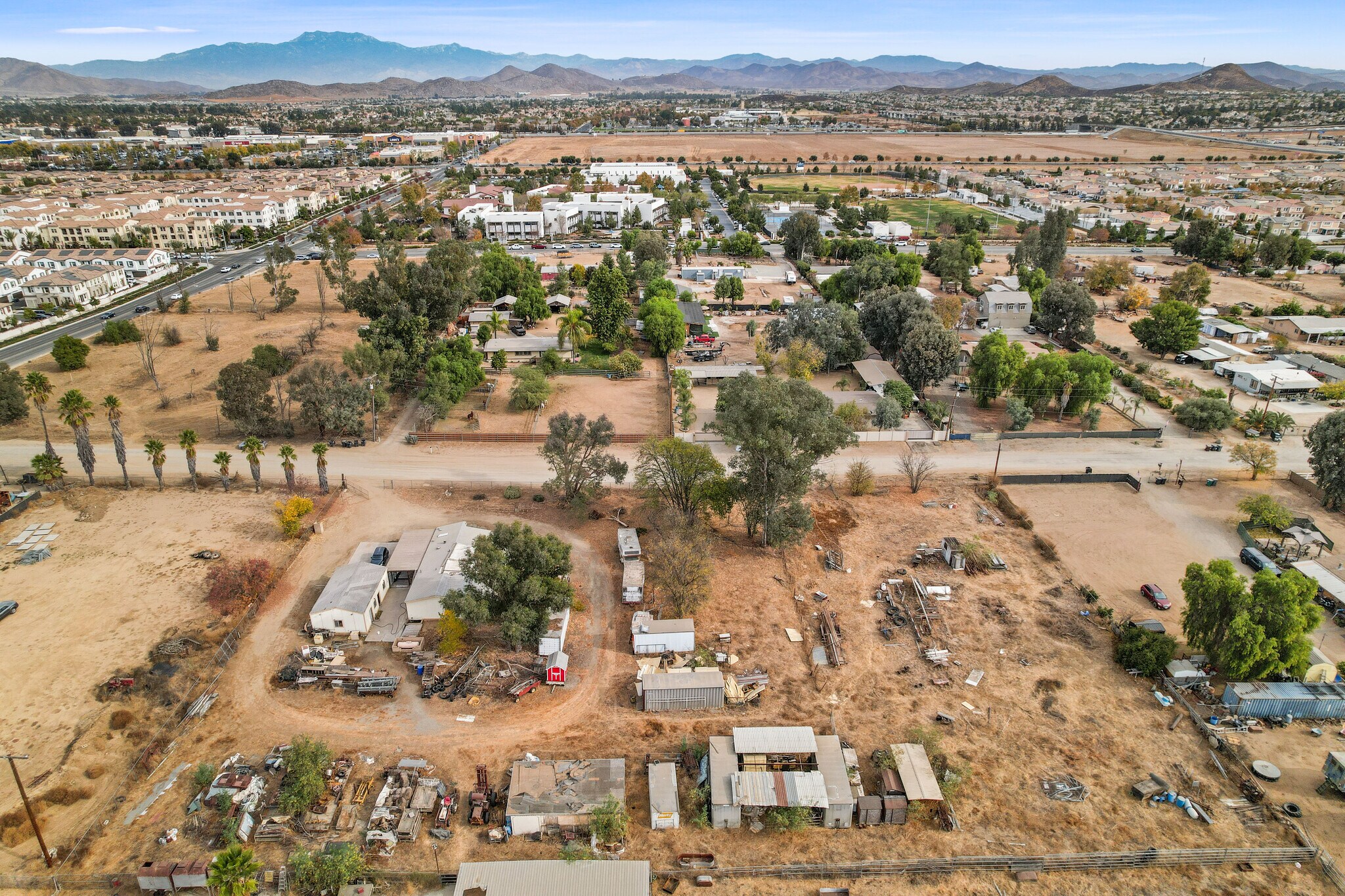 30581 Old Windmill Rd, Menifee, CA à vendre Photo principale– Image 1 sur 16