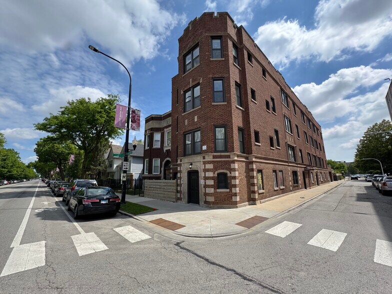 1371 S California Ave, Chicago, IL à vendre - Photo de l’immeuble – Image 2 sur 10