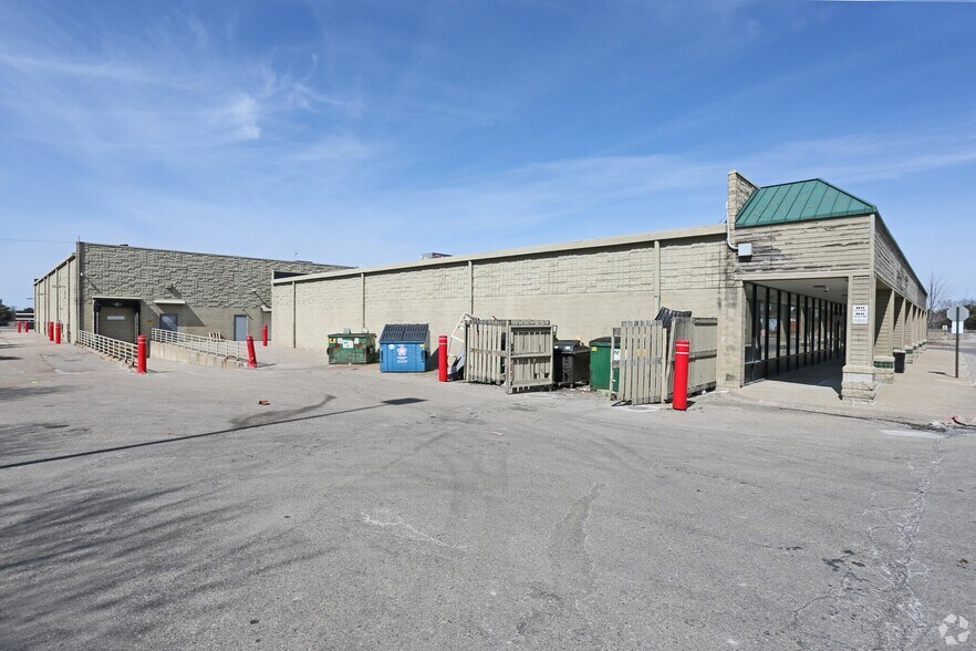 3701 Lapeer Rd, Flint, MI à louer - Photo de l’immeuble – Image 3 sur 5