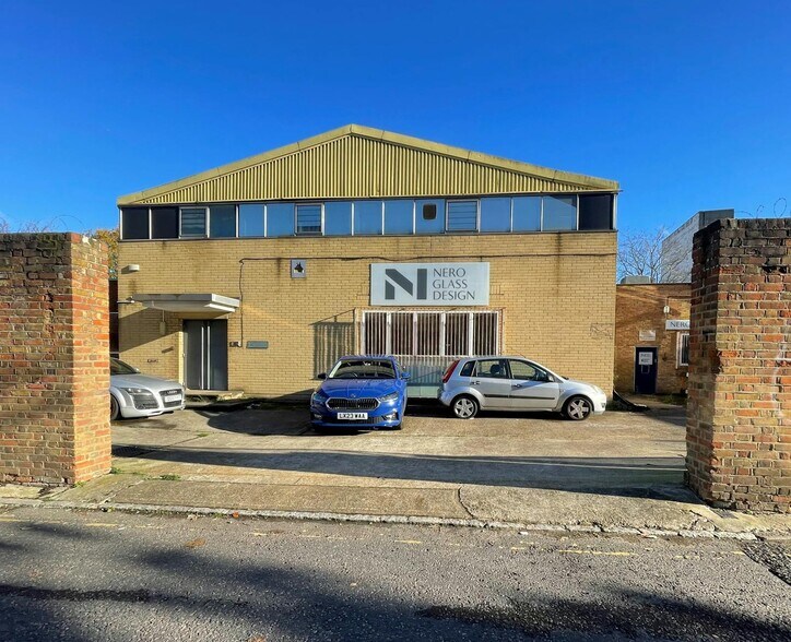 334 Brixton Rd, Londres à vendre - Photo de l’immeuble – Image 2 sur 14