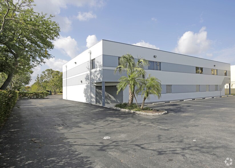 13100-13120 SW 128th St, Miami, FL à vendre - Photo principale – Image 1 sur 7
