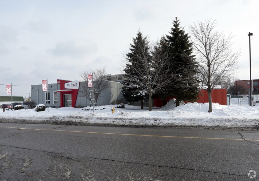 230 Gage Ave, Kitchener, ON à louer - Photo de l’immeuble – Image 2 sur 2