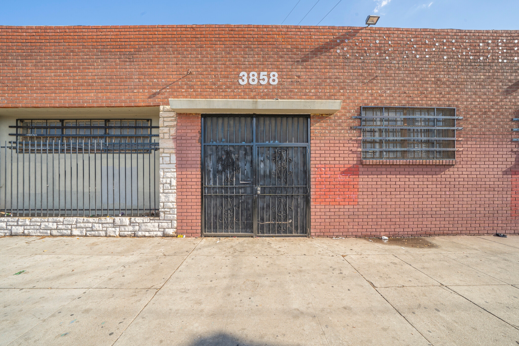 3858 Broadway Pl, Los Angeles, CA à louer Photo de l’immeuble– Image 1 sur 50