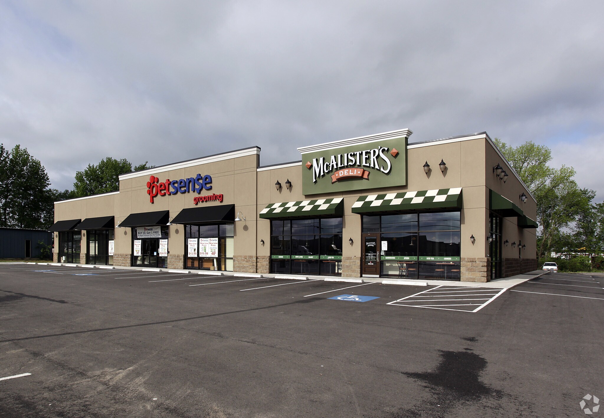 319 Weir Rd, Russellville, AR à louer Photo principale– Image 1 sur 5