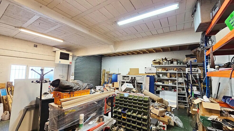 Local d’activités dans Le Plessis-Trévise à louer - Photo de l’immeuble – Image 3 sur 11