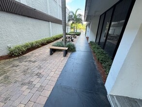 2001 Palm Beach Lakes Blvd, West Palm Beach, FL à louer Photo intérieure– Image 1 sur 4