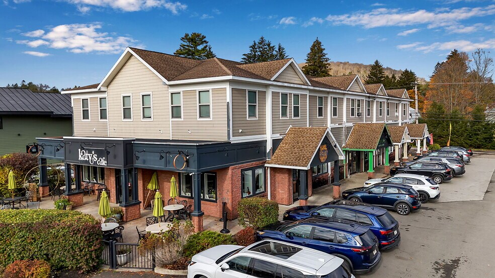 38 Washington St, Ellicottville, NY à vendre - Photo de l’immeuble – Image 2 sur 69