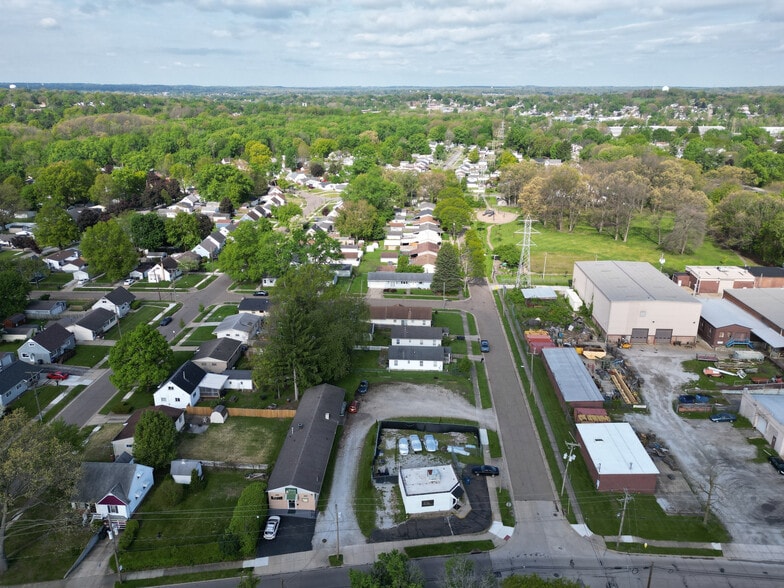 2770 Cory Ave, Akron, OH à vendre - Aérien – Image 3 sur 15